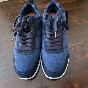 Unisex Cool Sneakers 👟 Never Used orthopedic sport sneaker.